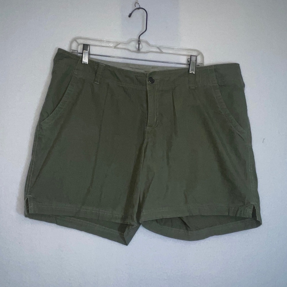 Columbia Women Olive Green Cargo Shorts‎ Casual Outdoor Hiking Size 16